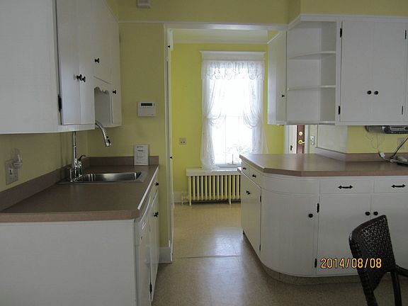 4th image of 634 E Gansevoort St