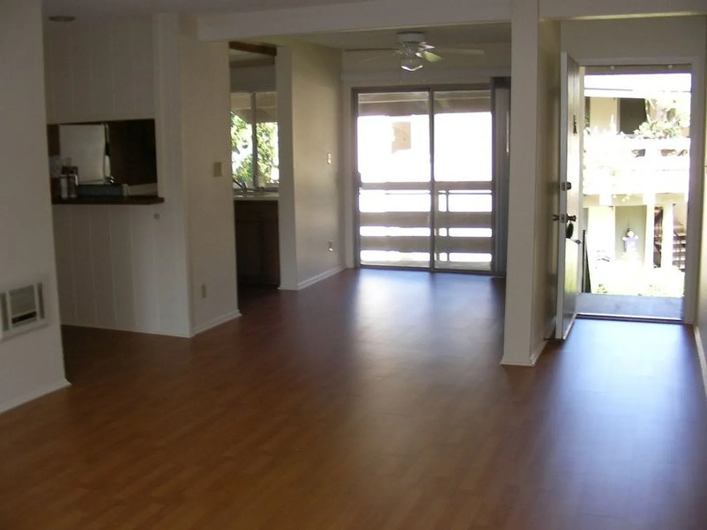 LARGE 1 bedroom condo - Available 09/10/26! — Photo 3