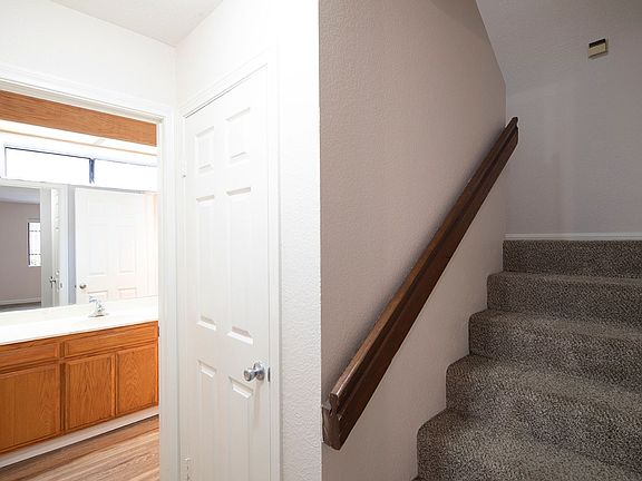 3rd image of 1738 Hornblend St APT 4