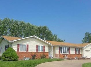 29 Lakeview Dr, Garnett, KS 66032