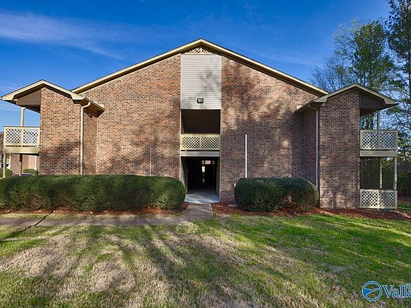 2nd image of 5099 Seven Pine Cir #3