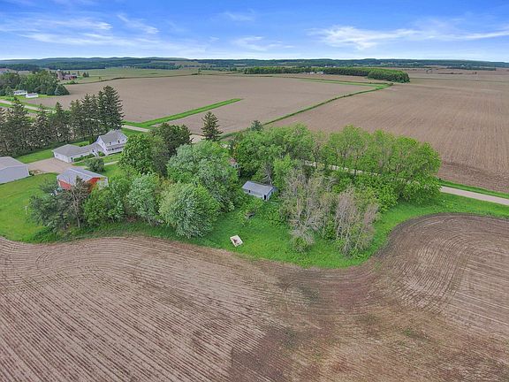 3rd image of W6387 Hall Rd