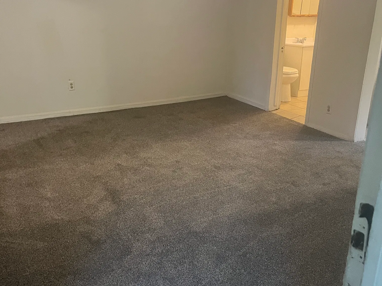 2 bed, 900 sqft, $1,675 — Photo 3