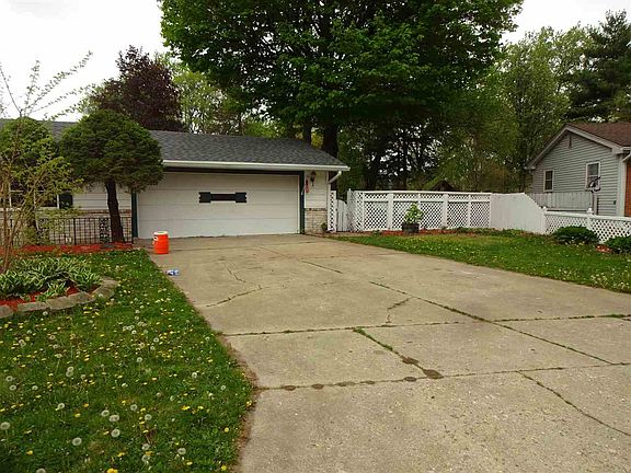 3rd image of 2215 Skokie Dr