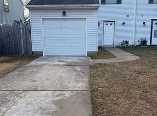 8 Hewitt Ln, Sicklerville, NJ 08081