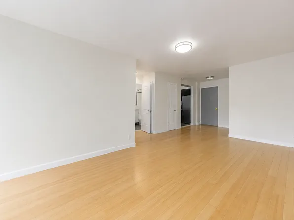 483 Ocean Parkway image 1 of 6