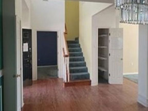 5th image of 1702 Lytle Shores Dr