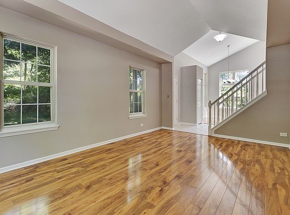 5th image of 174 Parkview Dr #8