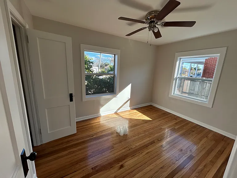 1537 Oak Ave — Photo 9