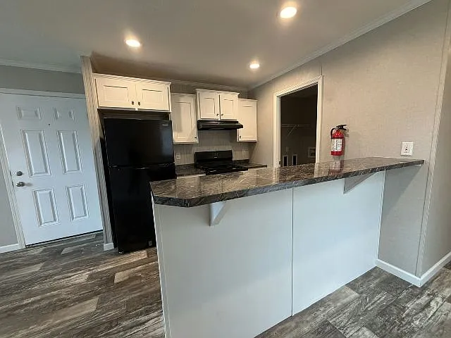 1 bed, 1.0 bath, 588 sqft, $1,900 — Photo 3