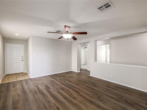 5th image of 225 Capistrano Dr