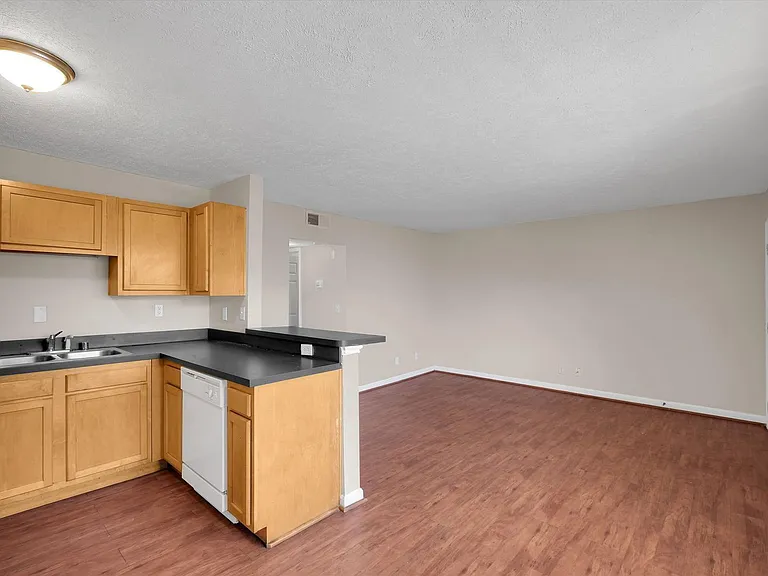 Jacobs Landing Apartments — Photo 17