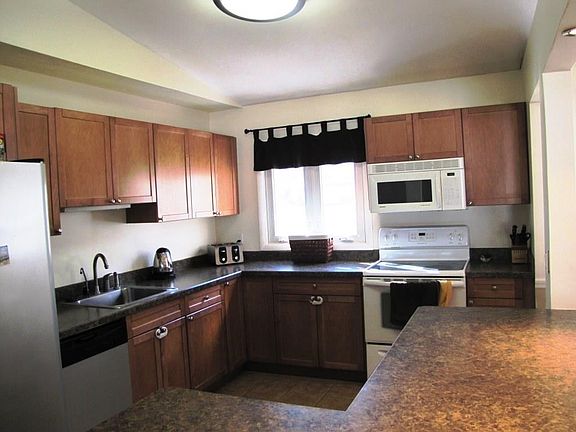5th image of 42 Grissom Dr