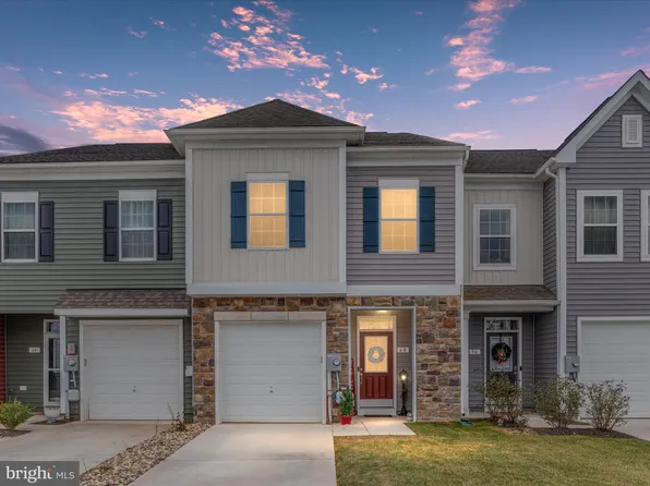 60 Healey Ct, Bunker Hill, WV 25413