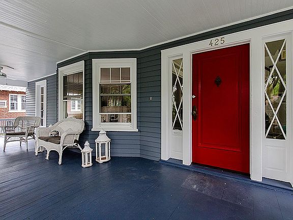 3rd image of 425 Hillside Pl