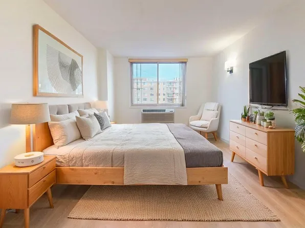 118-17 Union Turnpike image 19 of 49