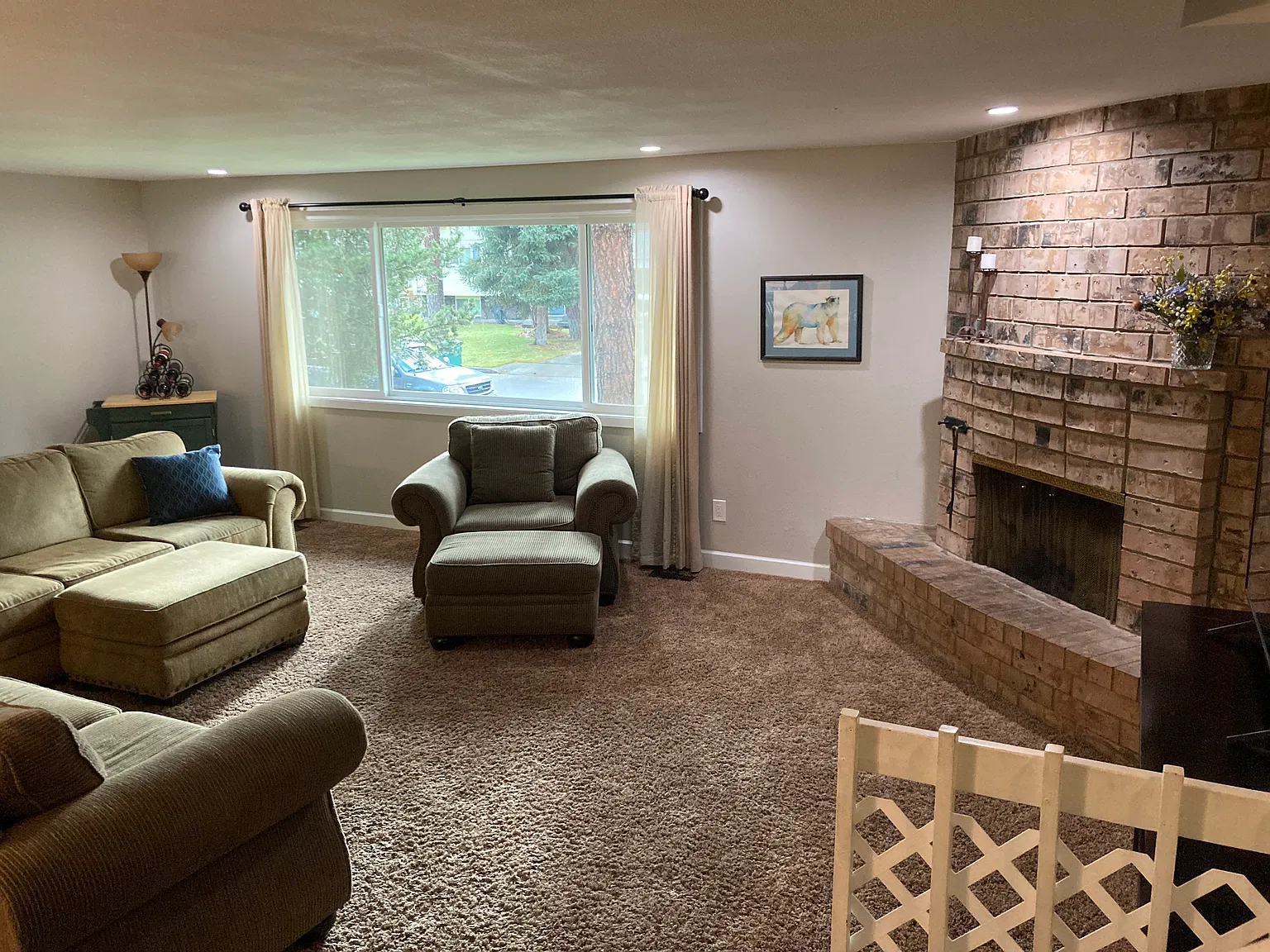 5 bed, 2844 sqft, $2,700 — Photo 3
