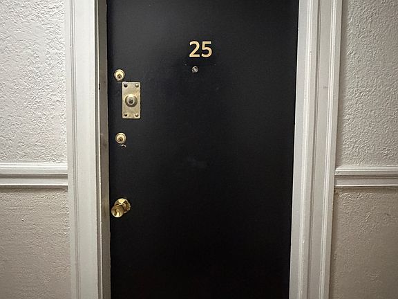 2nd image of 1144B Commonwealth Ave #25