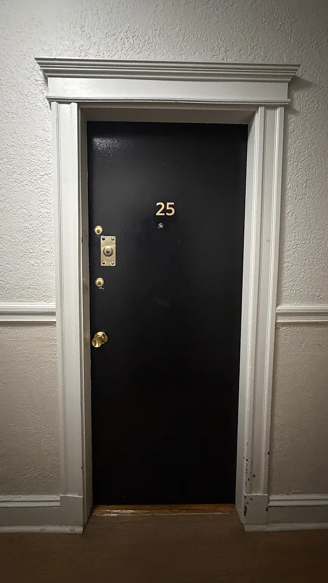 Building Photo - 1144B Commonwealth Ave #25