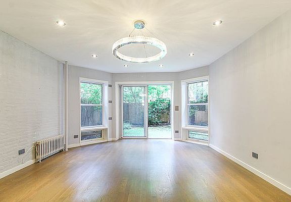 4th image of 311 W 91st St #1A