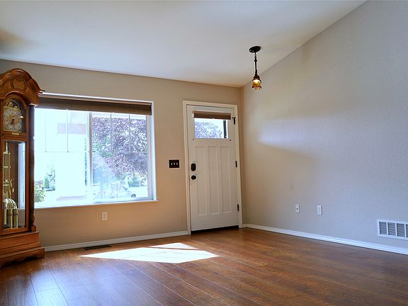 3rd image of 3732B Connery Cir