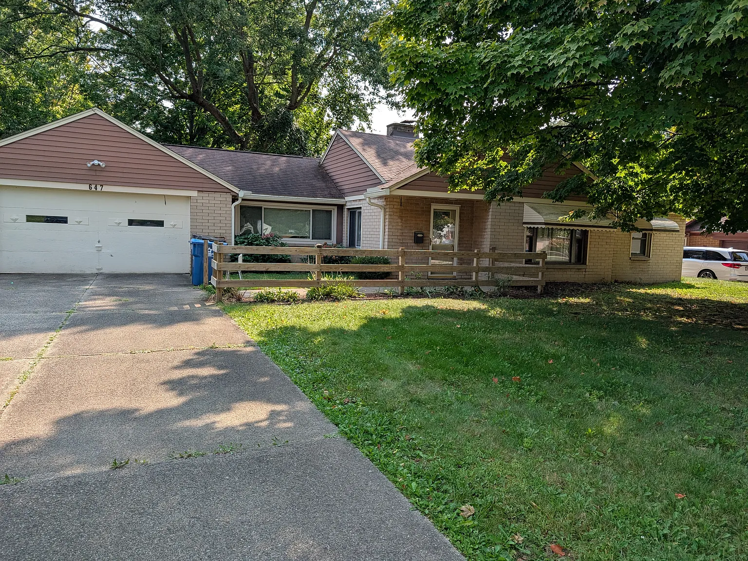 3 bed, 1.5 bath, 1376 sqft, $1,850 — Photo 1