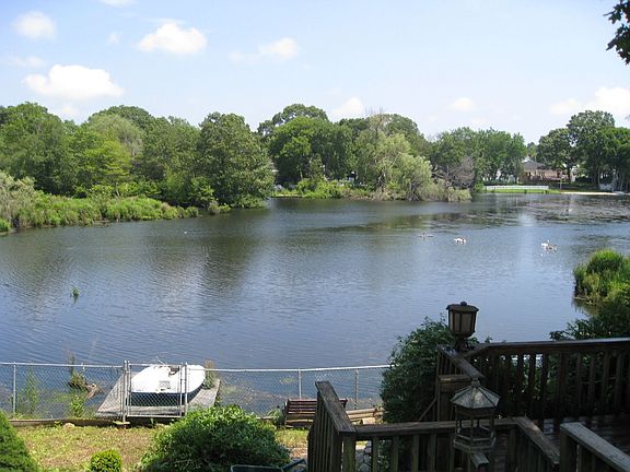 3rd image of 115 Deer Lake Dr