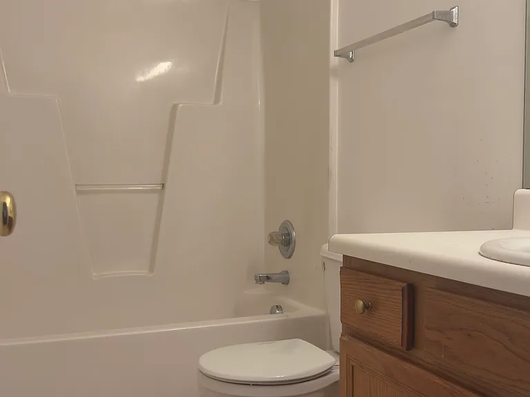 421 Barn View Ct — Photo 15