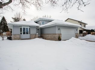 930 Windrow Dr, Little Canada, MN 55109