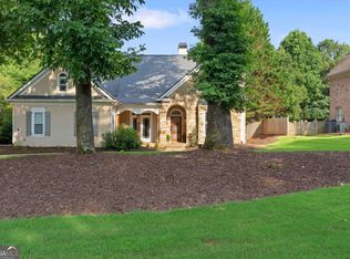 802 Lakeglen Dr, Suwanee, GA 30024