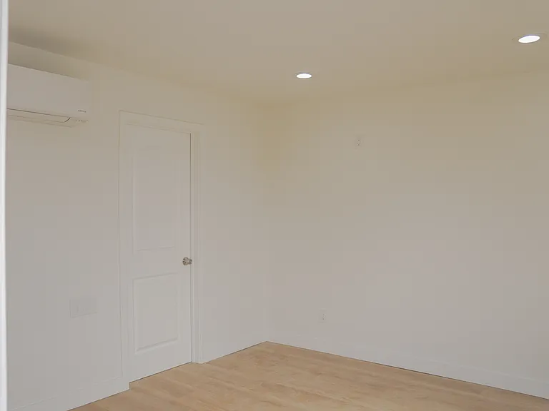 1403 W Elder Ave #A — Photo 16
