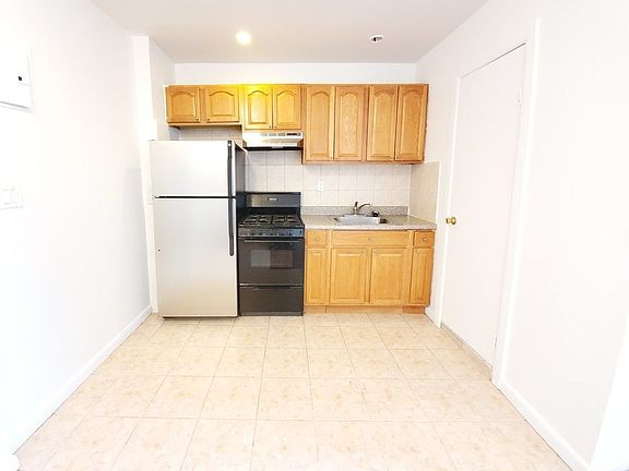 5th image of 203 17th St #35