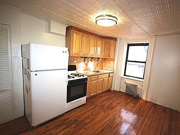 2nd image of 177 Court St #Fl3