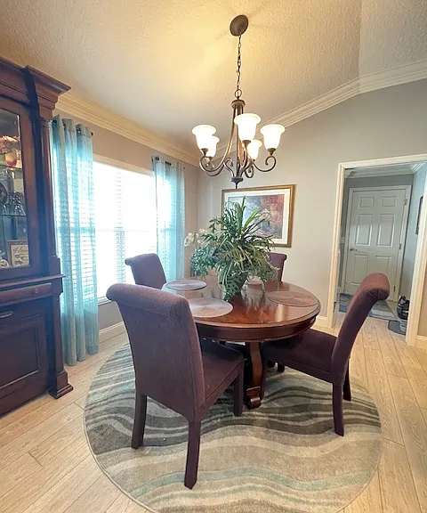 1069 Becker Ave — Photo 6