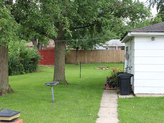 5th image of 419 Burke Dr