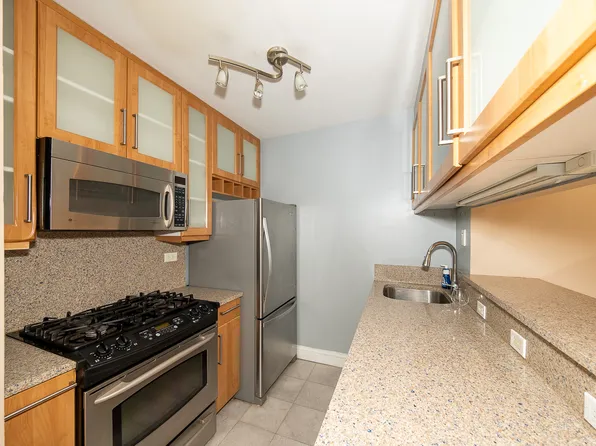 630 1st Avenue image 7 of 19