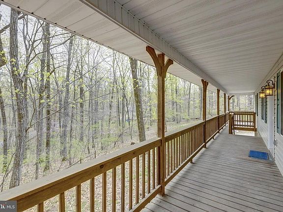 5th image of 76 Old Sycamore Ln
