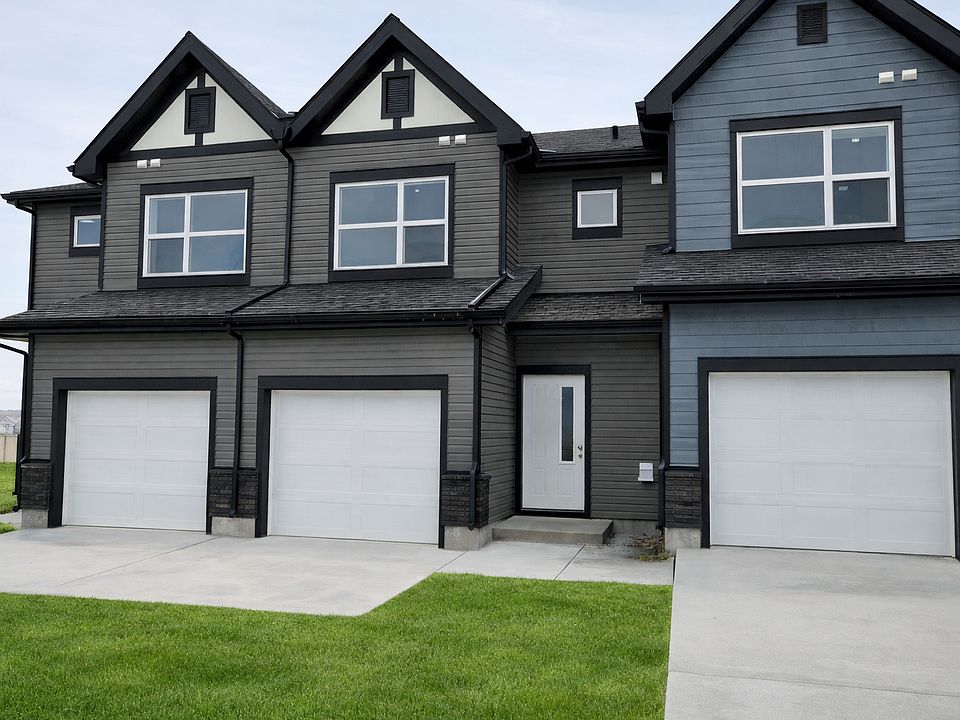 1st image of 25 Evanscrest Mews NW #409