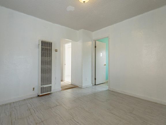 4th image of 1510 W Hazelton Ave