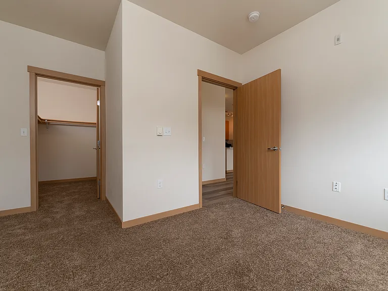 1 Bed 1 Bath Deluxe w/ Den - 940 Sq Ft 1 Bed 1 Bath Deluxe w/ Den - 940 Sq Ft