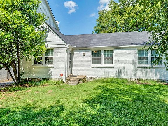 2nd image of 1904 Warfield Dr