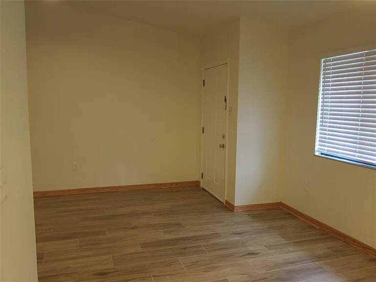 7023 SW 21st Ln — Photo 4