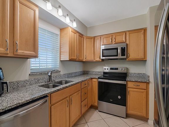 5th image of 2333 Indian River Boulevard