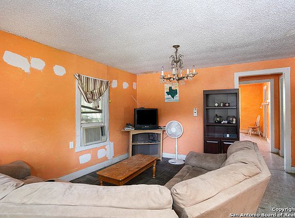 4th image of 655 Kendalia Ave
