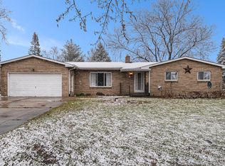 5325 Floria Dr, Swartz Creek, MI 48473