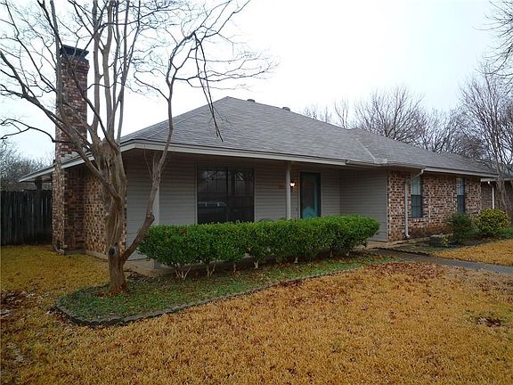 2nd image of 1903 S Hillcroft Dr