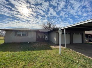 406 W Douglas Dr, Midwest City, OK 73110