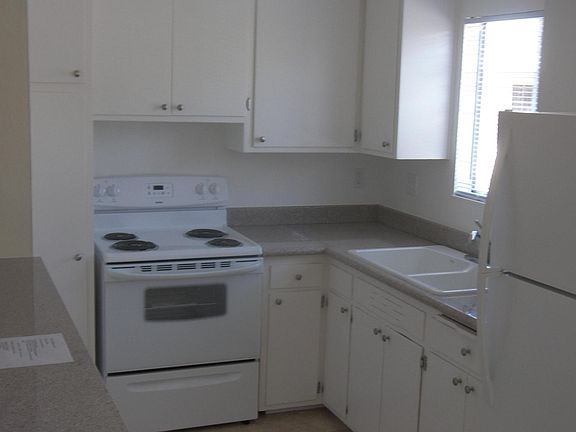 4th image of 434 E 17th St APT 304