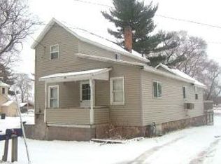 321 Pine St, Redgranite, WI 54970