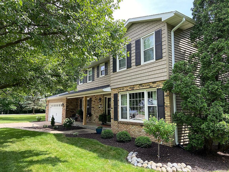 2nd image of 23 Lori Lane Ct